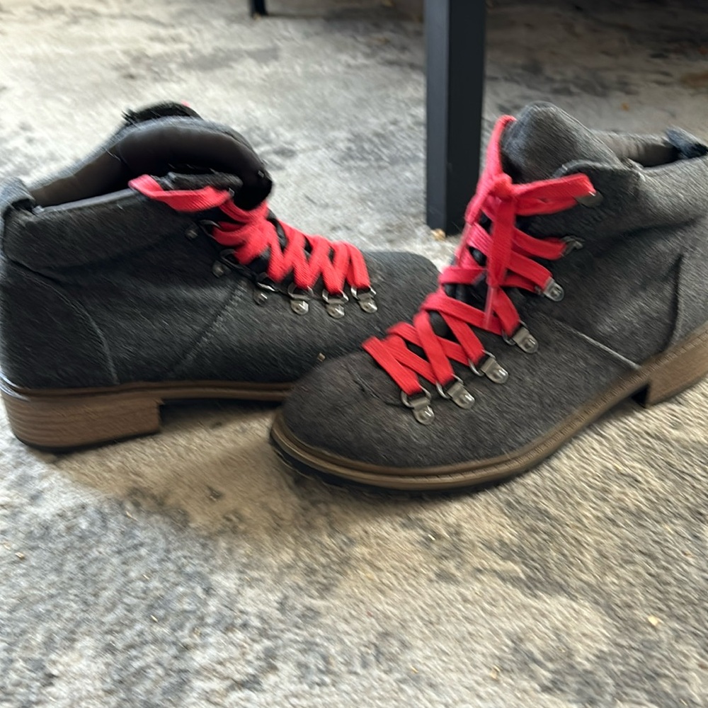Gray Flannel hikers with red laces like new Size 7 1/2. Fergalicious